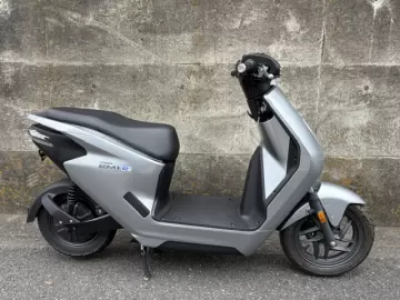 ホンダ　EM1e（電動）